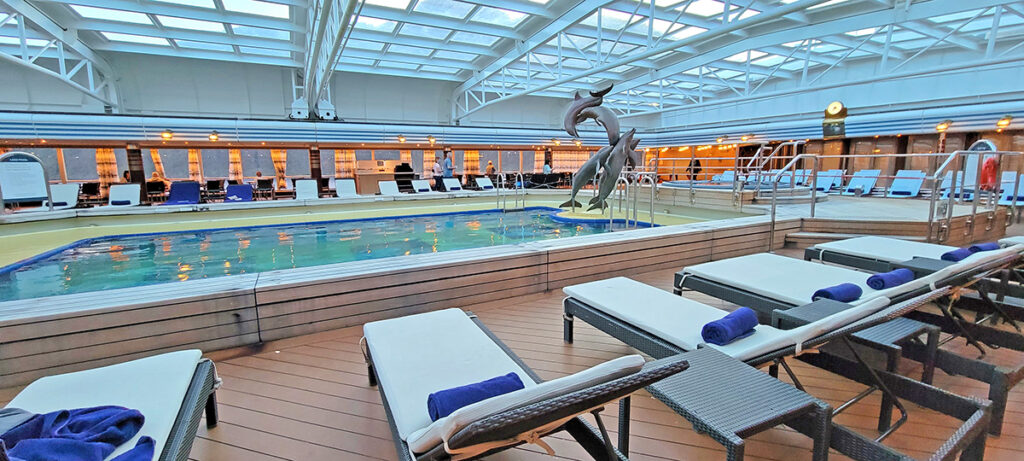 ms Noordam pool with glass cover on it