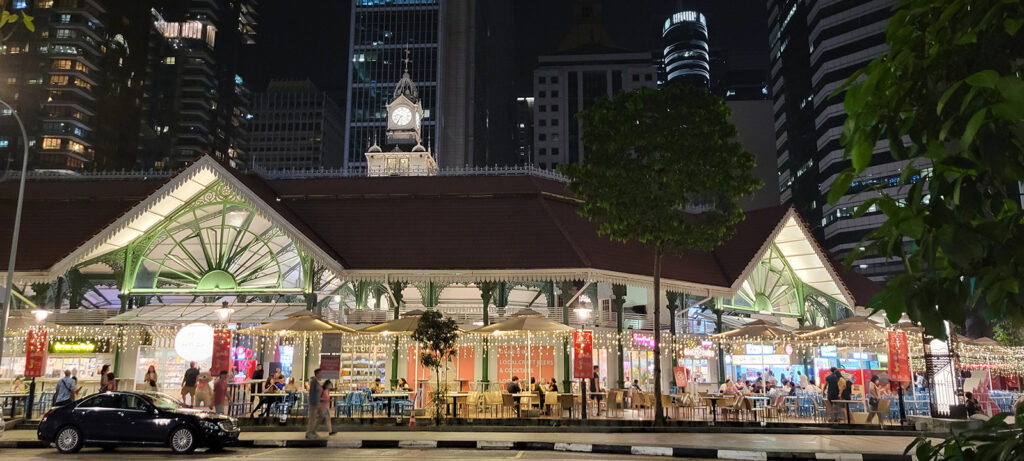 The exterior of Lau Pa Sat at night