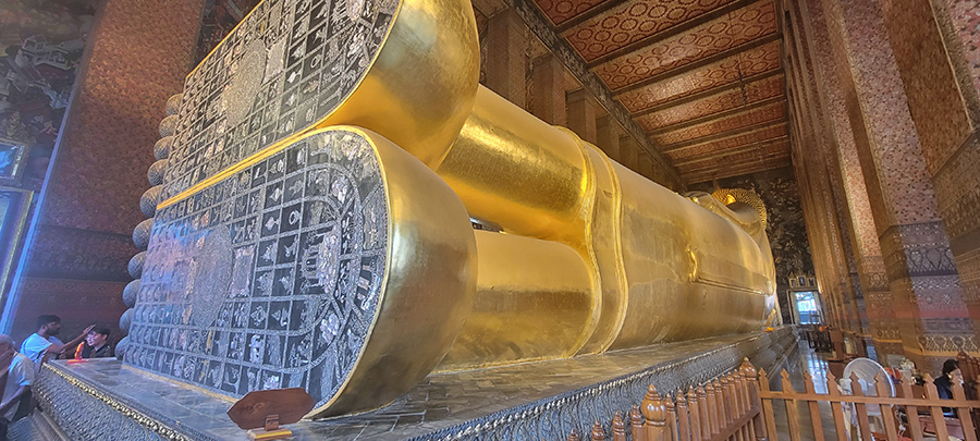 The back of the reclining buddha at Wat Pho